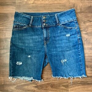 Simple Society Denim Jean Shorts Blue Faded Mid Rise Distressed Size 15 Juniors